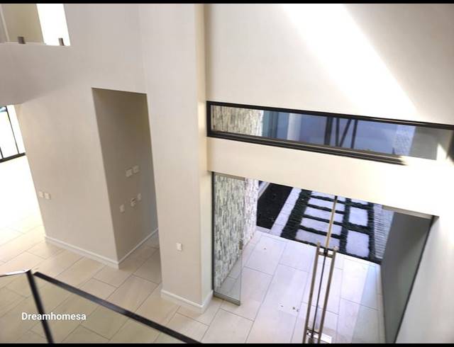 5 BEDROOM HOUSE FOR SALE IN DUXBERRY